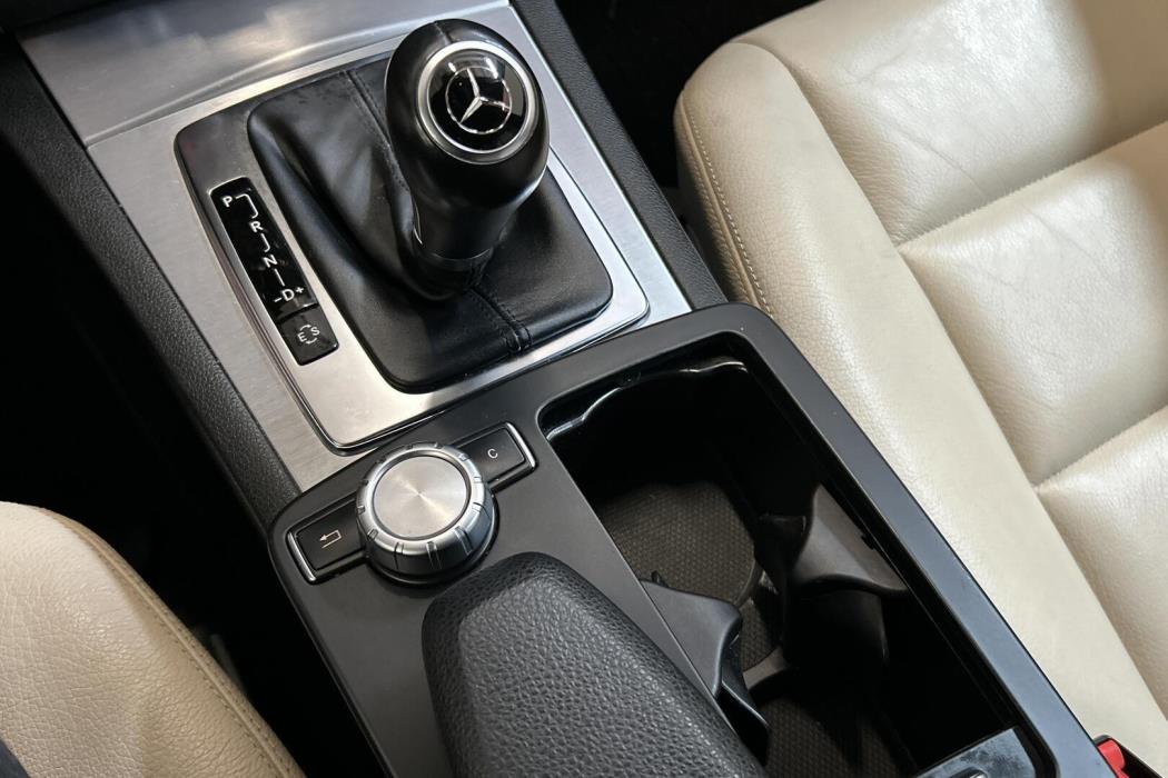 MERCEDES-BENZ C 2011