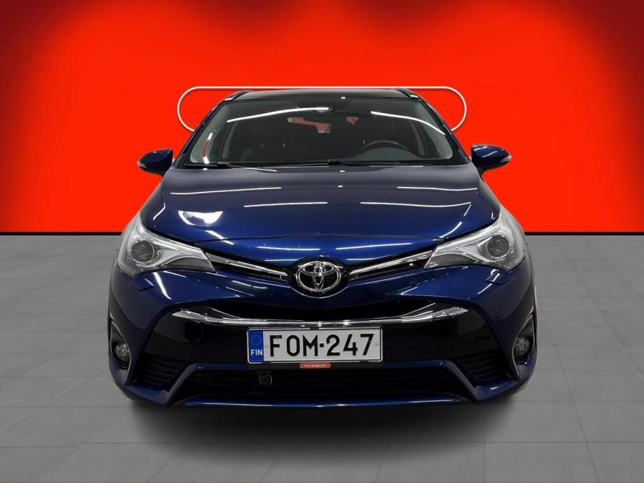 TOYOTA Avensis 2015