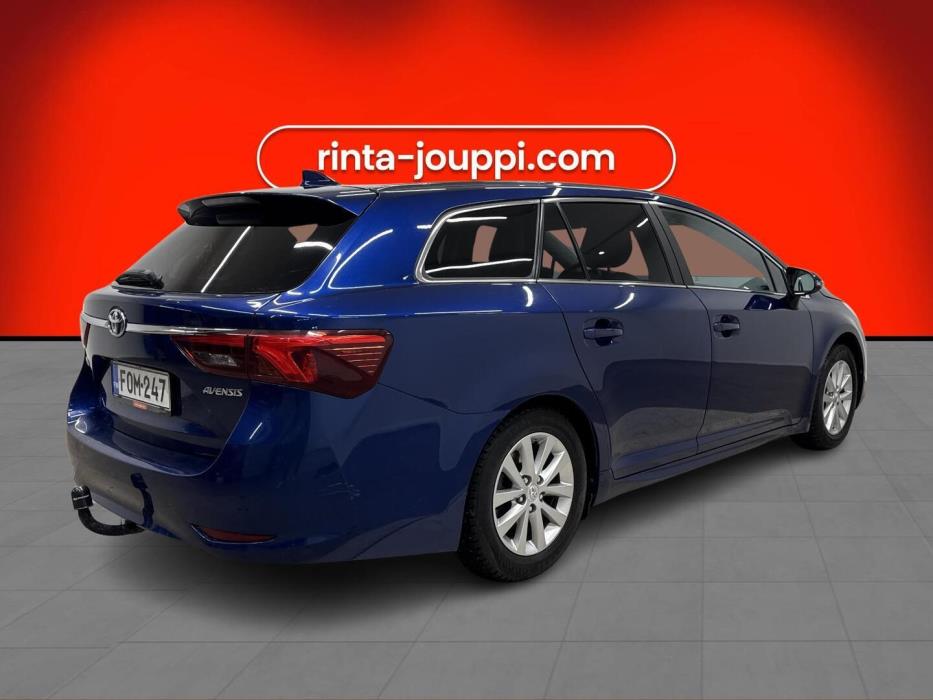 TOYOTA Avensis 2015
