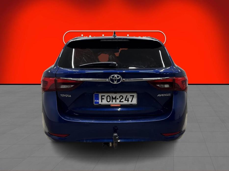 TOYOTA Avensis 2015