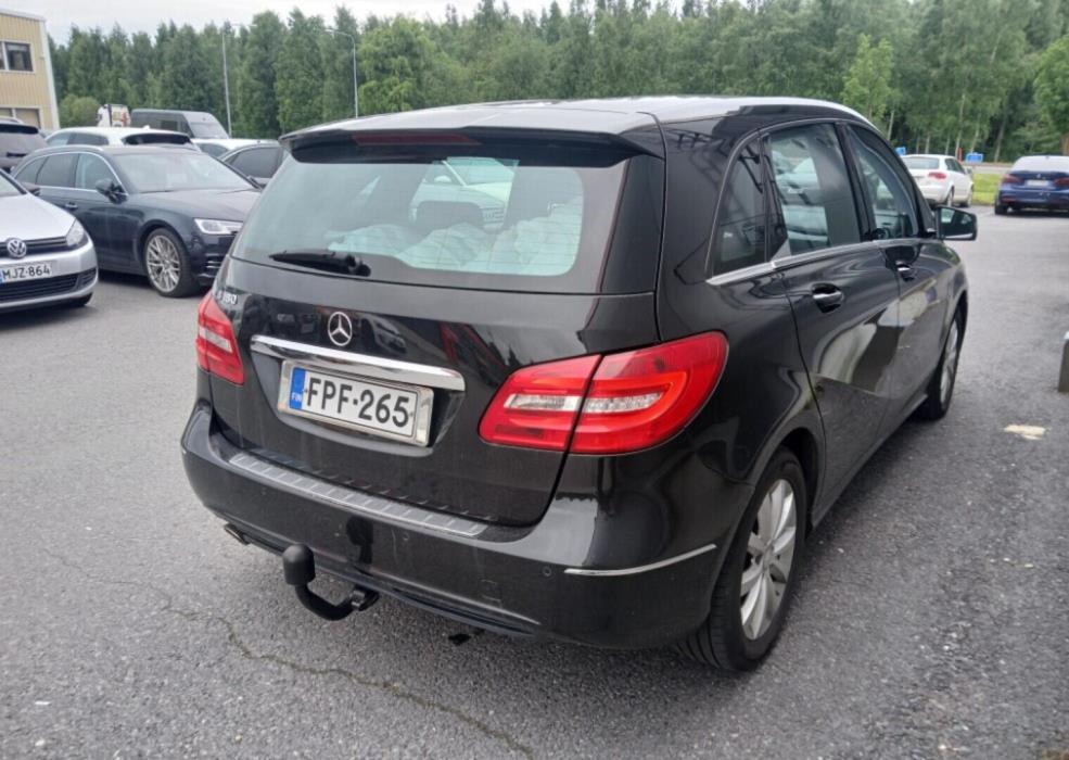 MERCEDES-BENZ B 2012