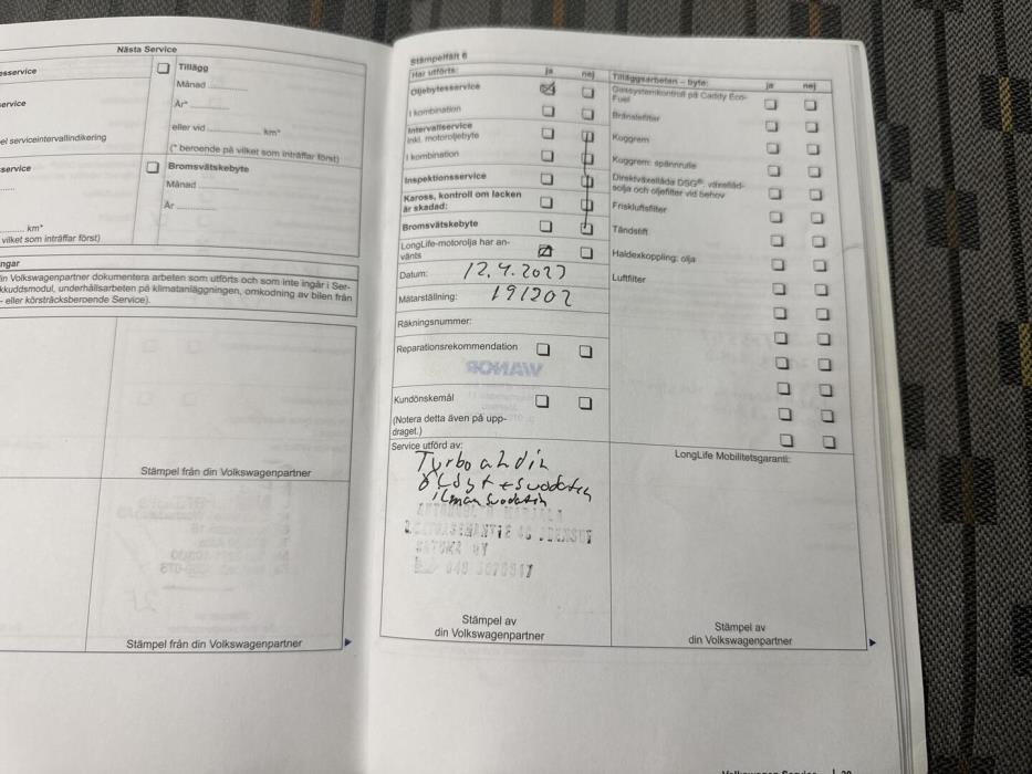 VOLKSWAGEN Caddy 2011