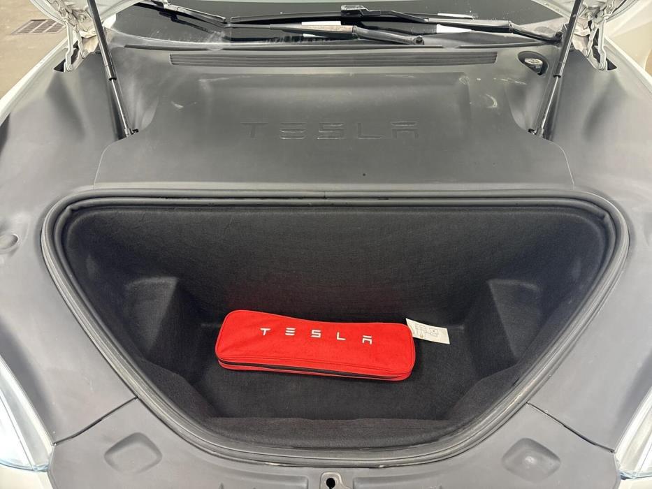 TESLA Model S 2019