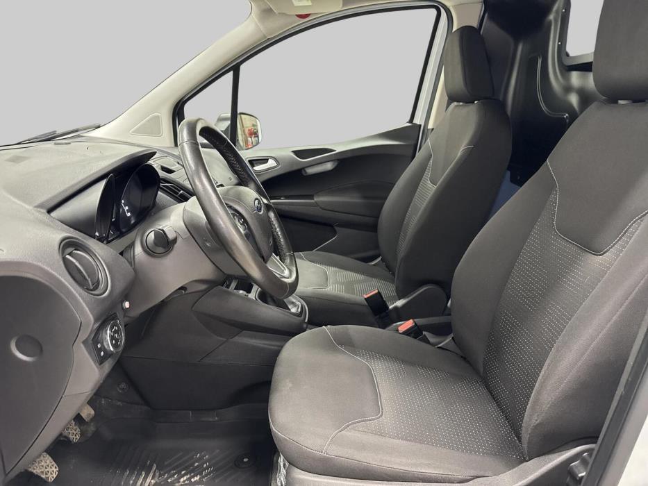 FORD TRANSIT COURIER 2023