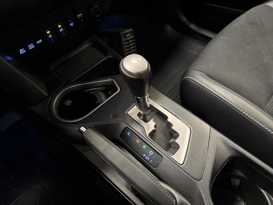 TOYOTA RAV4 2019