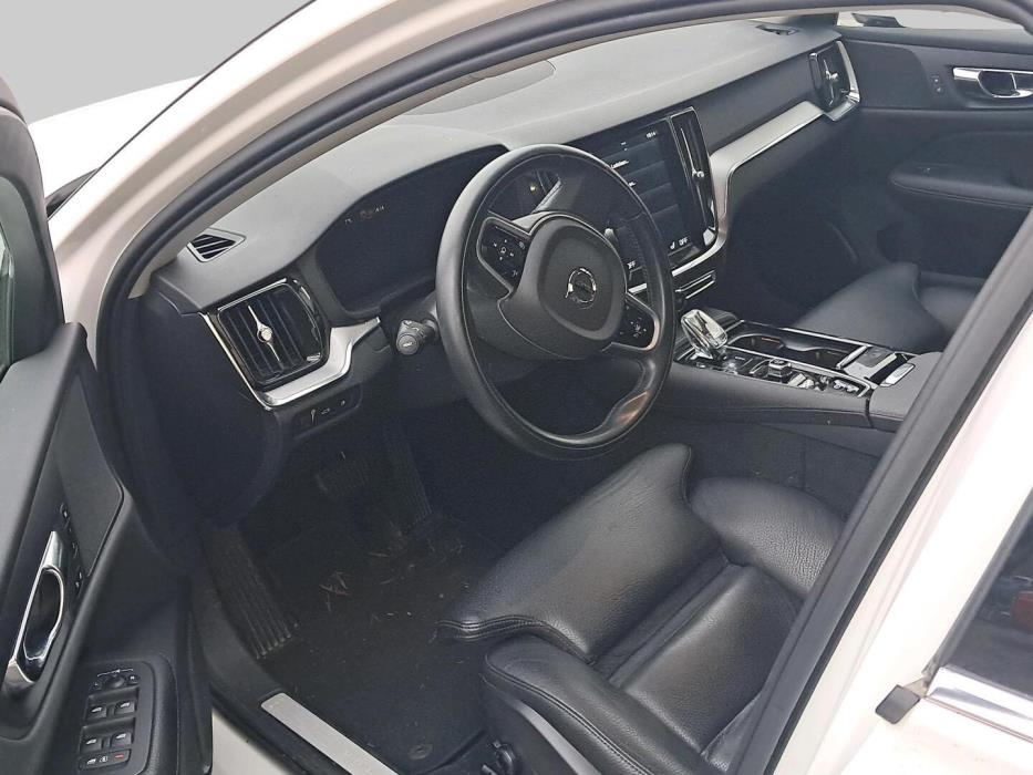 VOLVO V60 2020