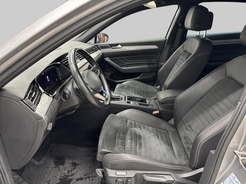 VOLKSWAGEN Passat 2021