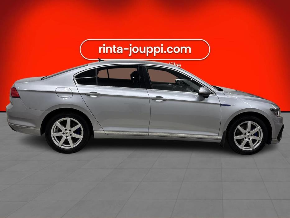 VOLKSWAGEN Passat 2021