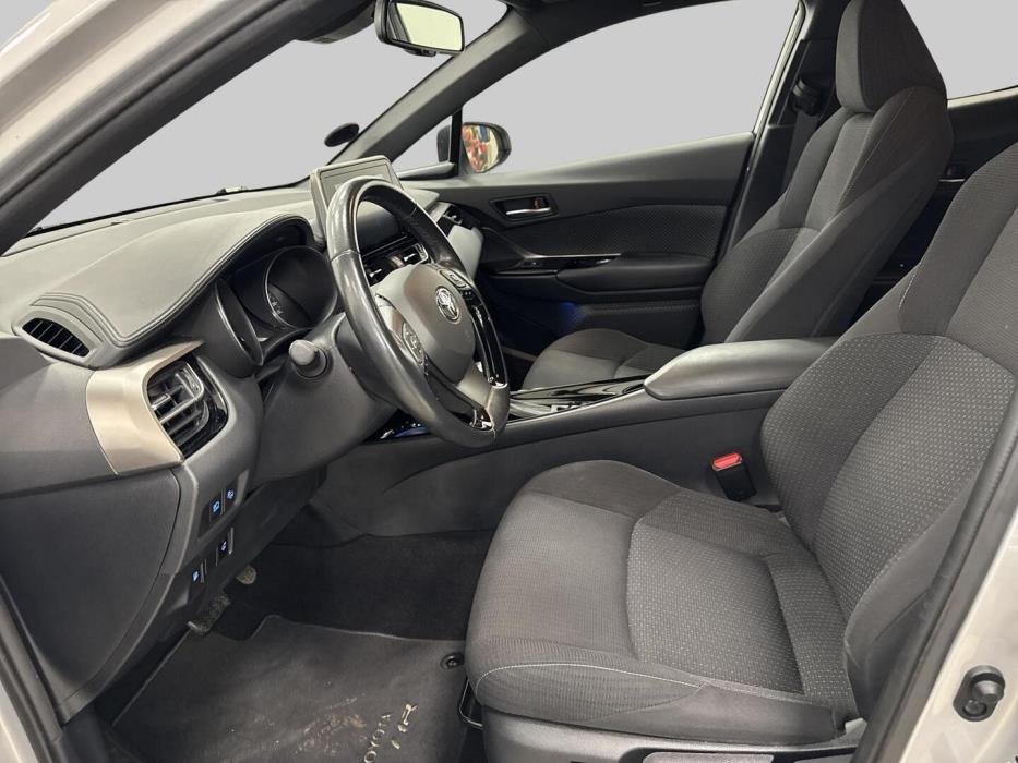 TOYOTA C-HR 2018