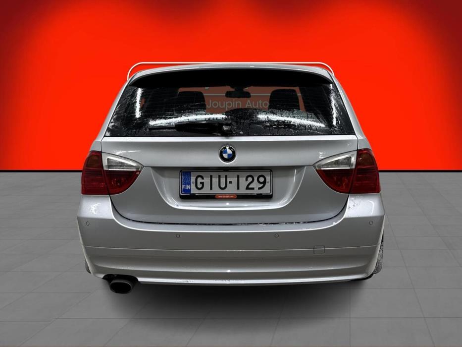 BMW 318 2008
