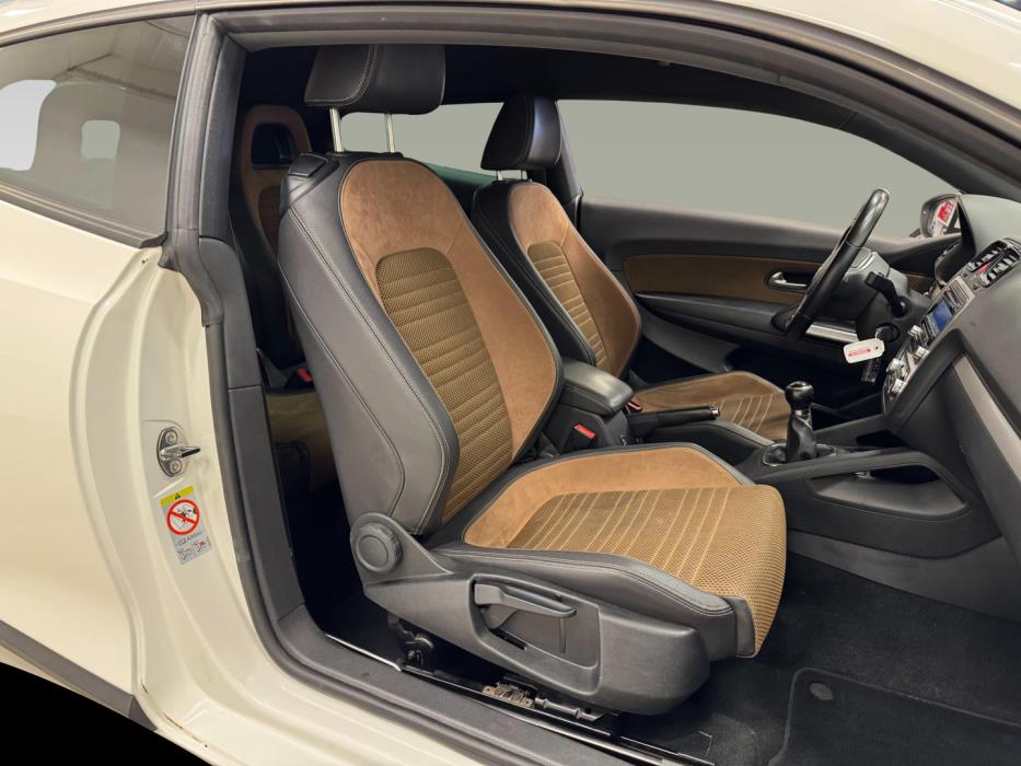 VOLKSWAGEN Scirocco 2010