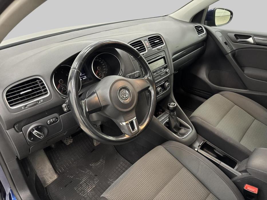 VOLKSWAGEN Golf 2010