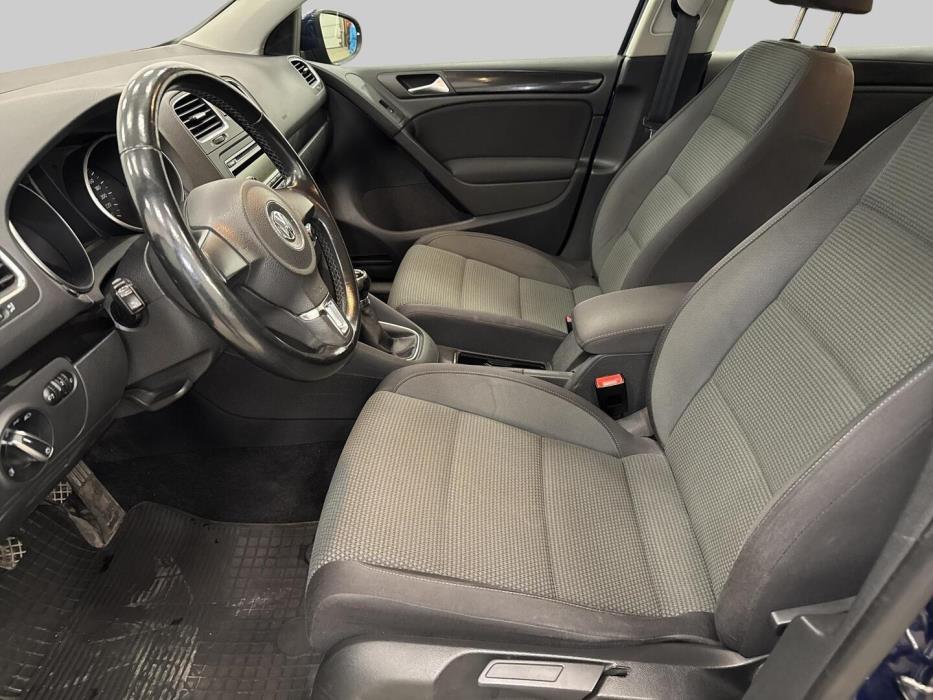 VOLKSWAGEN Golf 2010