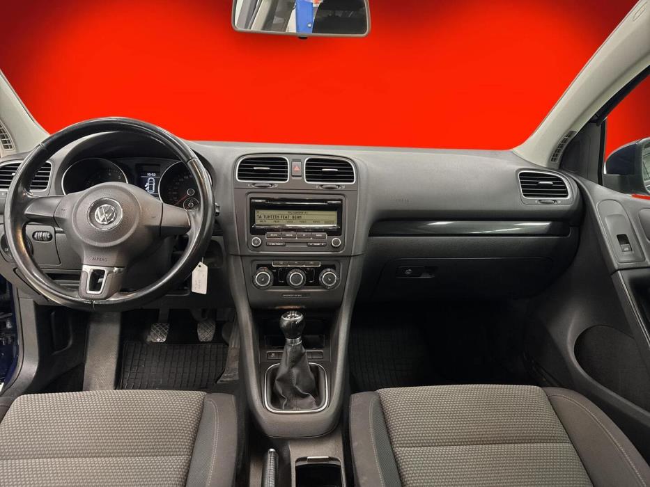 VOLKSWAGEN Golf 2010