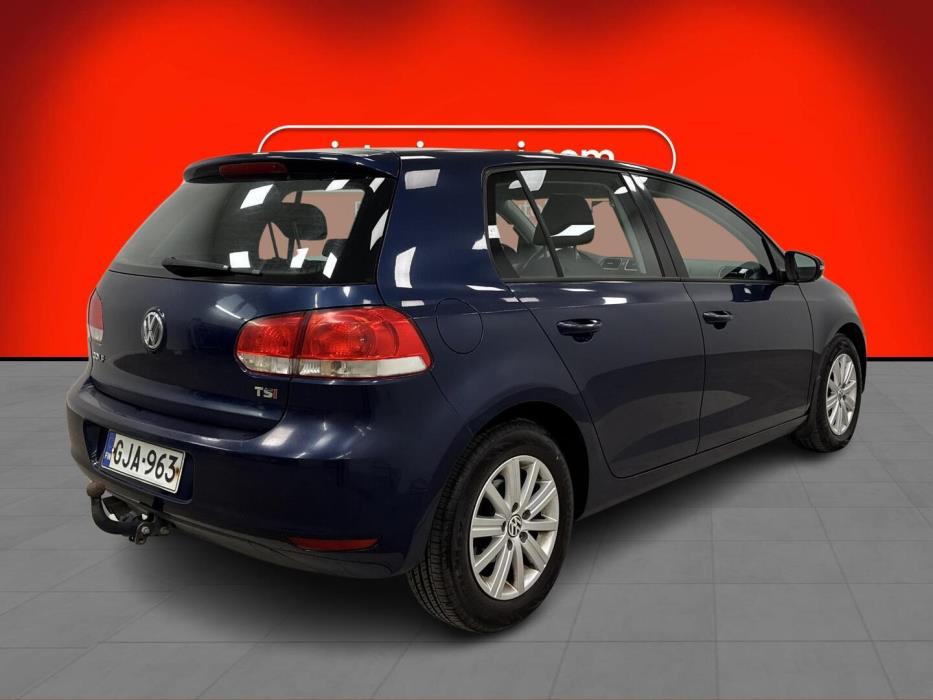 VOLKSWAGEN Golf 2010