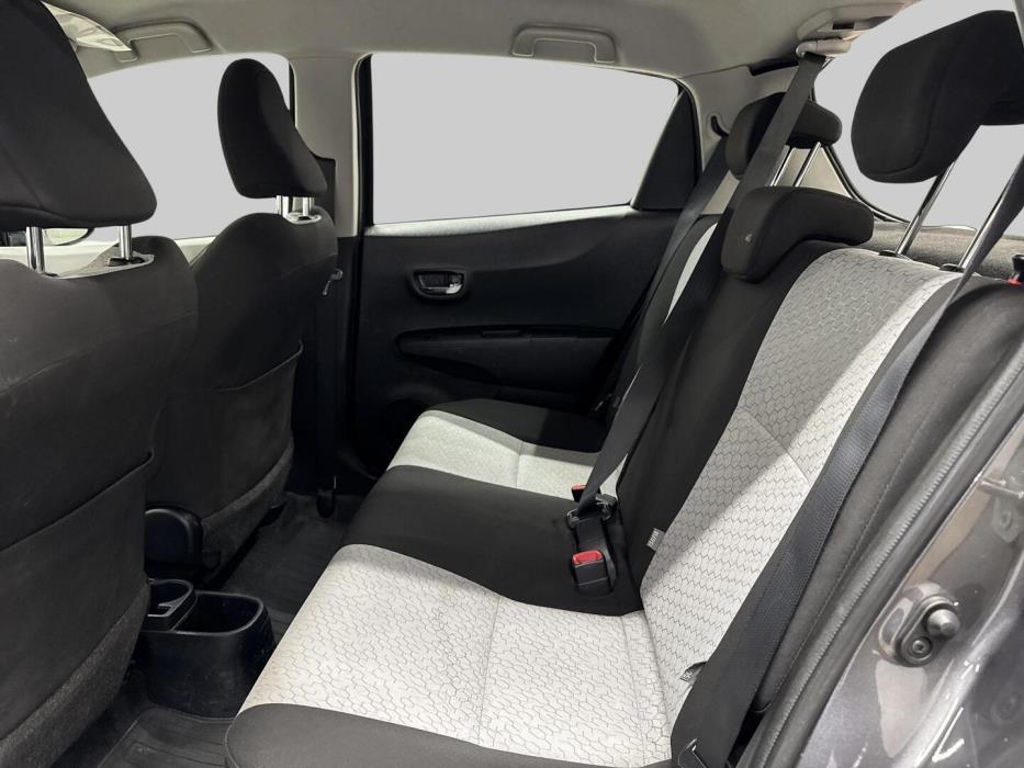 TOYOTA Yaris 2012