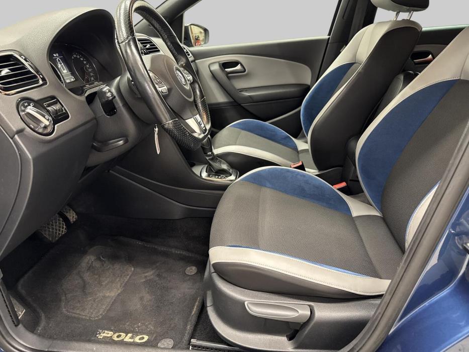 VOLKSWAGEN Polo 2014