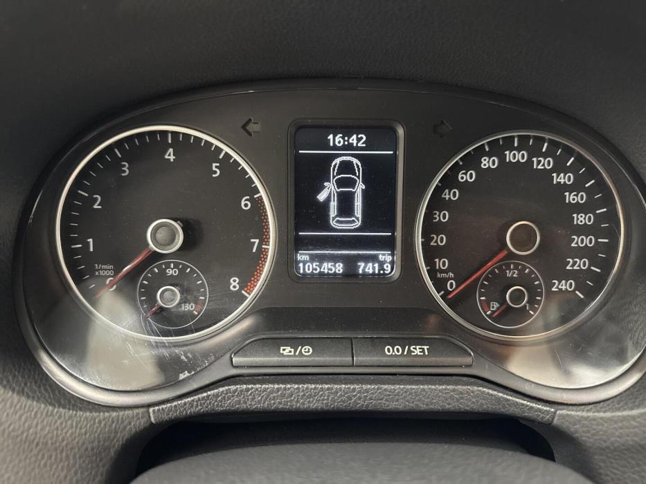 VOLKSWAGEN Polo 2014