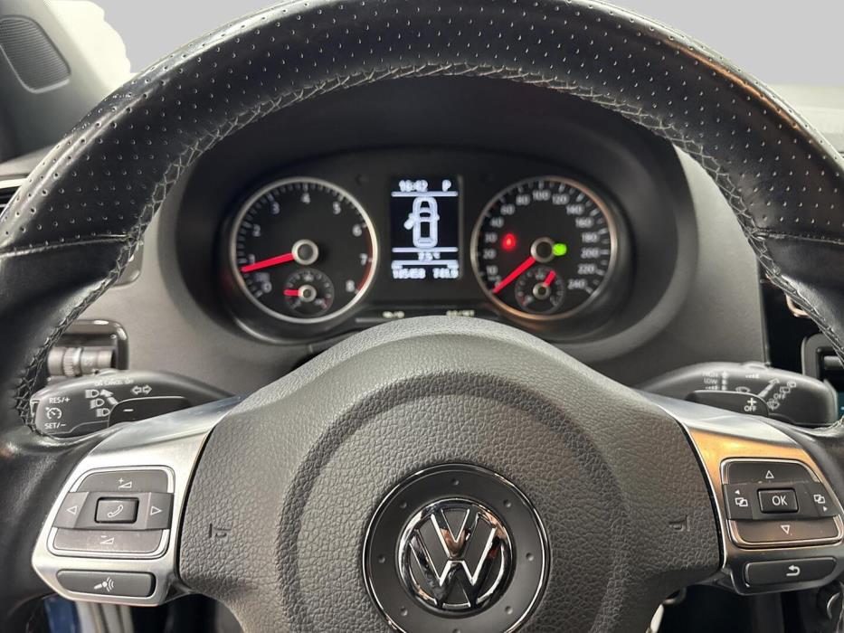 VOLKSWAGEN Polo 2014