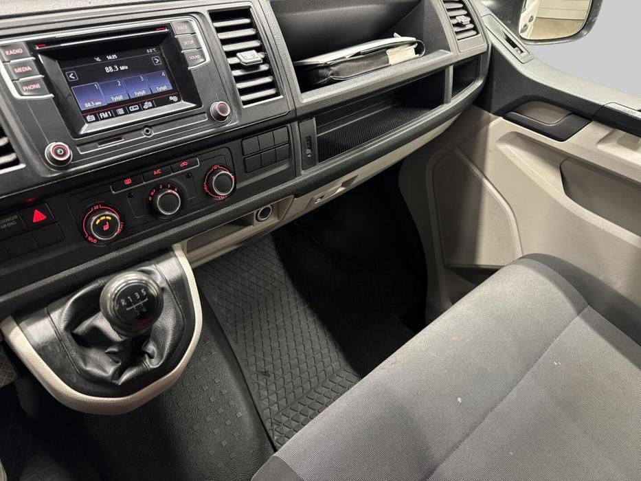 VOLKSWAGEN Transporter 2016