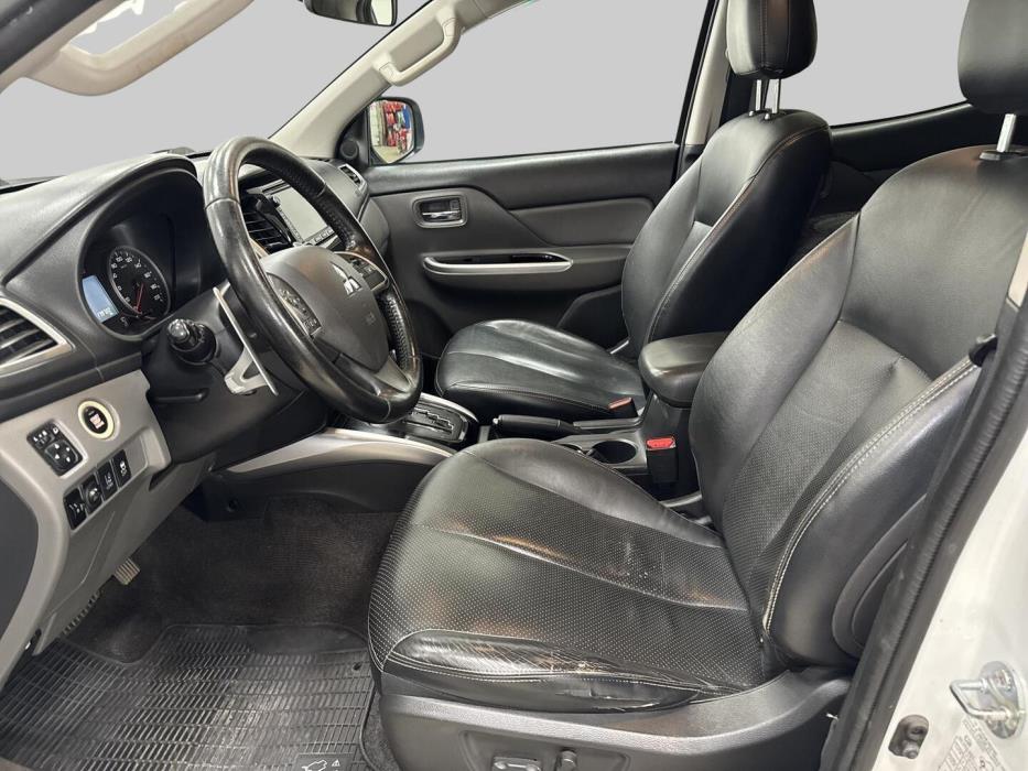 MITSUBISHI L-200 2017