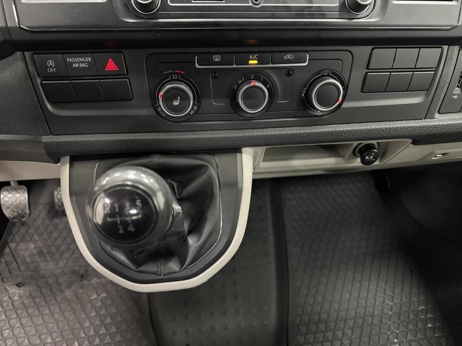 VOLKSWAGEN TRANSPORTER 2016