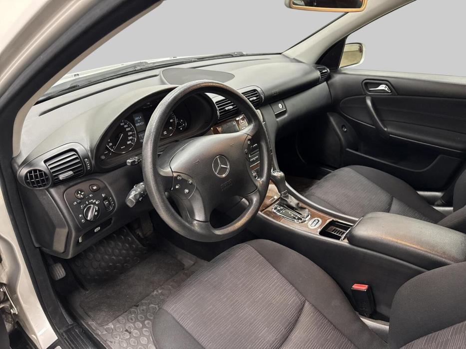 MERCEDES-BENZ C 2005