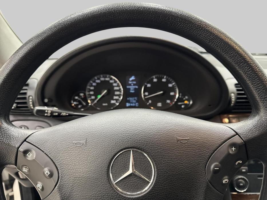 MERCEDES-BENZ C 2005