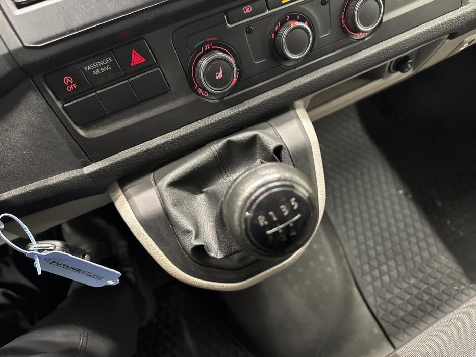 VOLKSWAGEN Transporter 2019