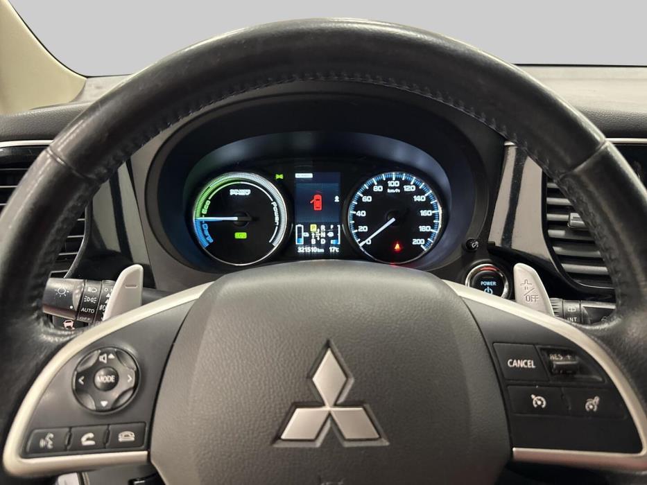 MITSUBISHI Outlander PHEV 2015