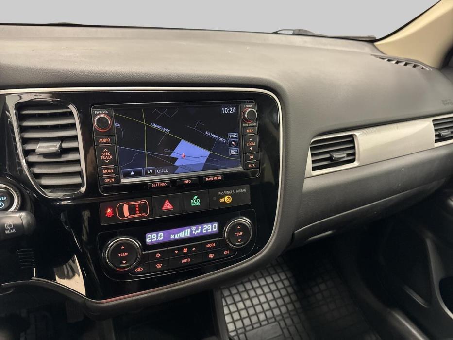MITSUBISHI Outlander PHEV 2015
