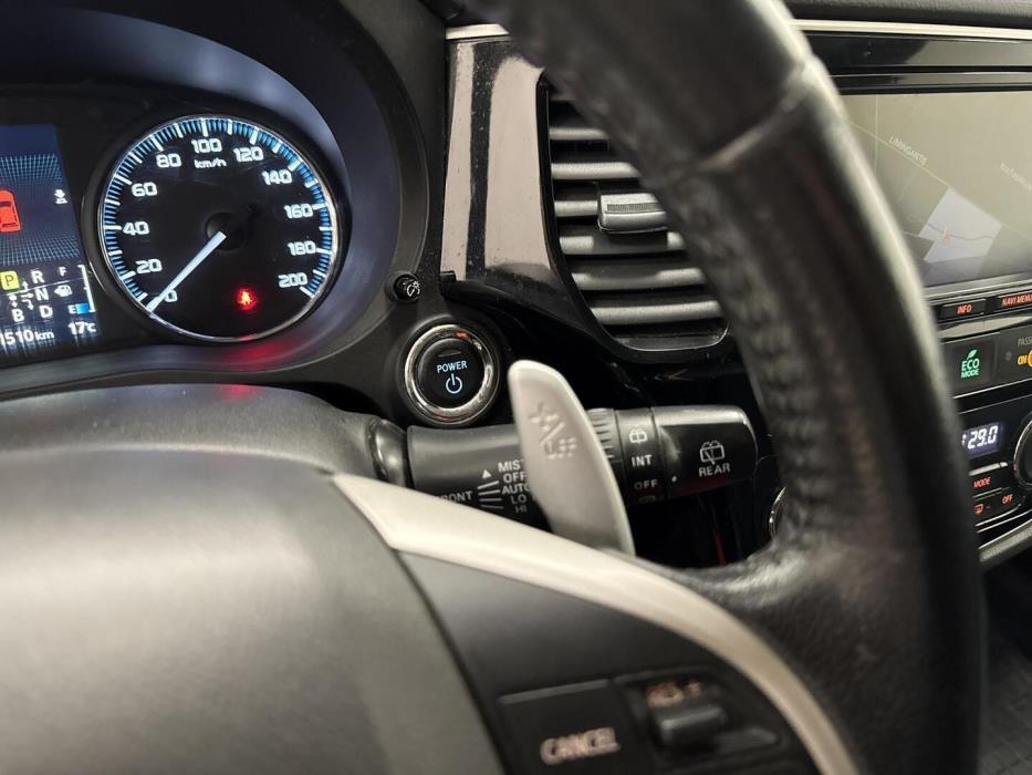 MITSUBISHI Outlander PHEV 2015
