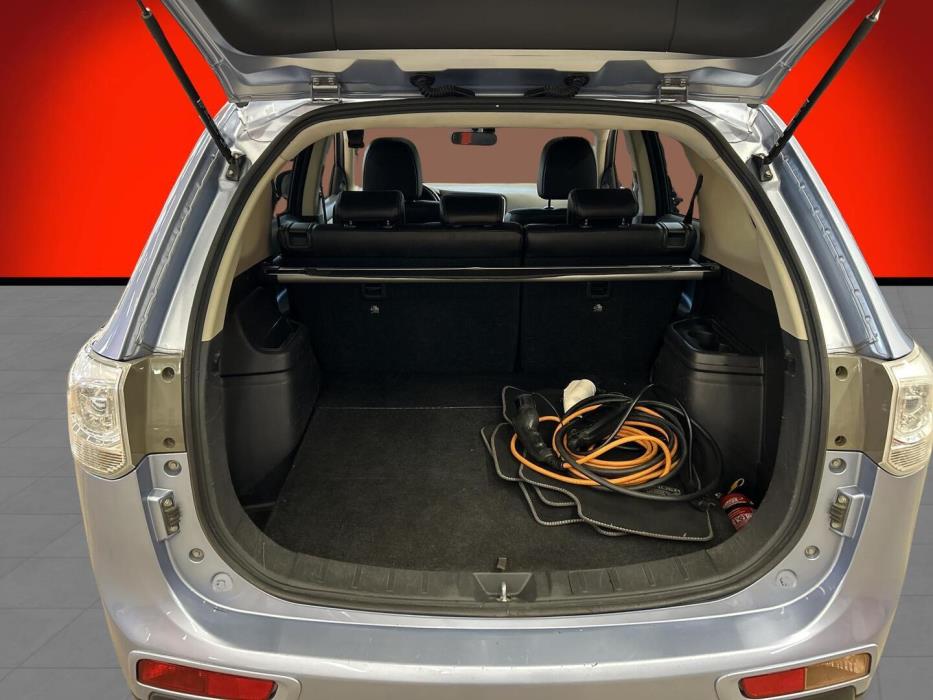 MITSUBISHI Outlander PHEV 2015