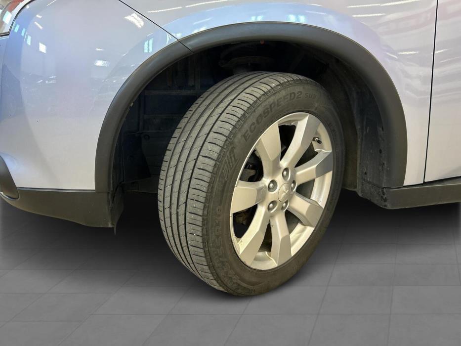MITSUBISHI Outlander PHEV 2015