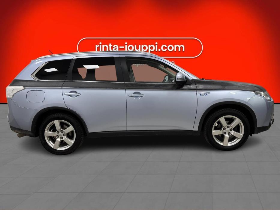 MITSUBISHI Outlander PHEV 2015