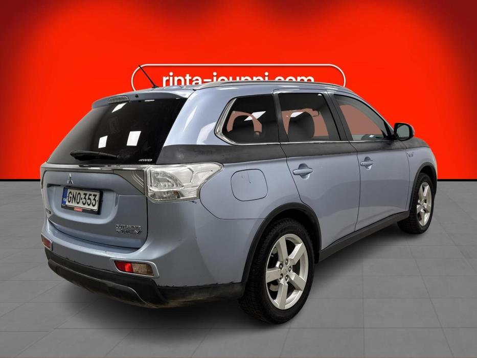 MITSUBISHI Outlander PHEV 2015