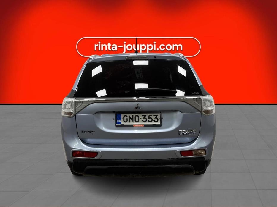 MITSUBISHI Outlander PHEV 2015