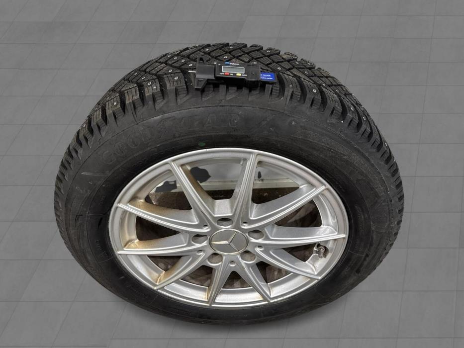 MERCEDES-BENZ A 2019