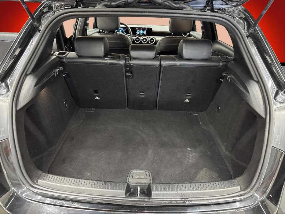 MERCEDES-BENZ A 2019