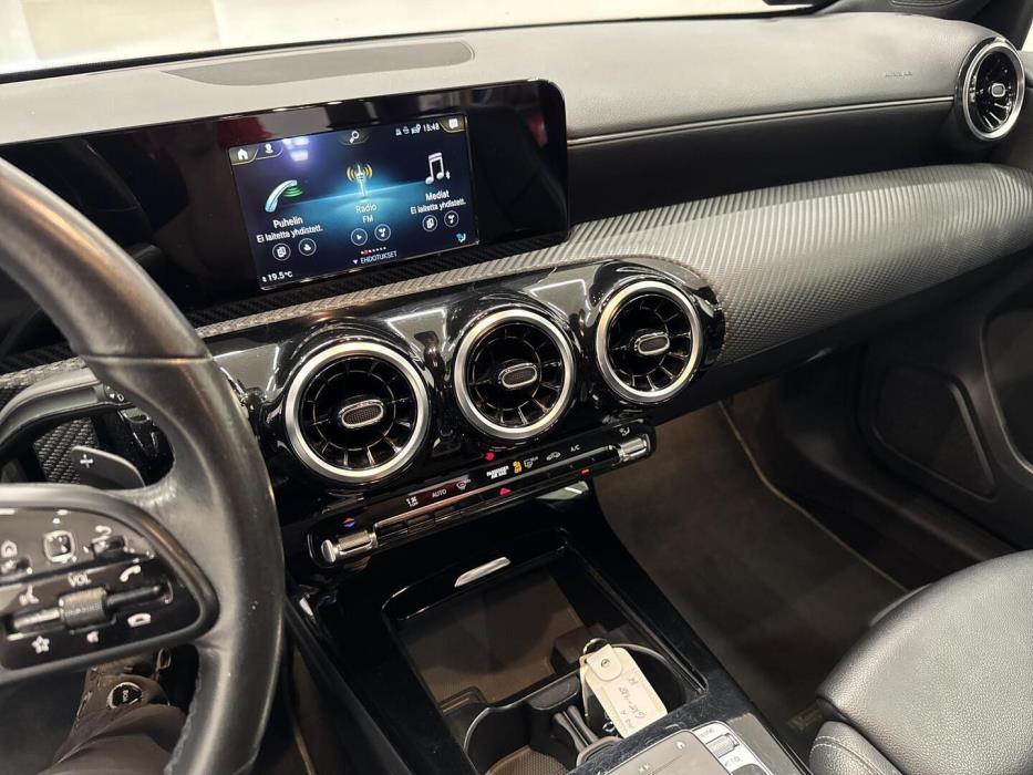 MERCEDES-BENZ A 2019