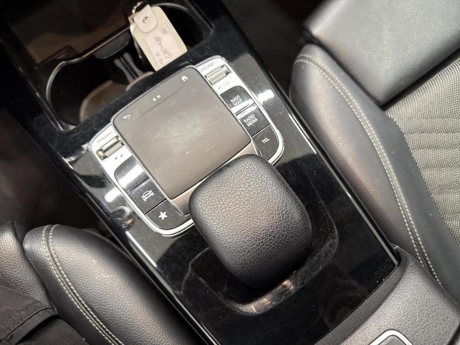 MERCEDES-BENZ A 2019