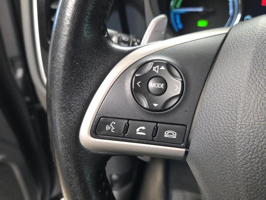 MITSUBISHI Outlander PHEV 2015