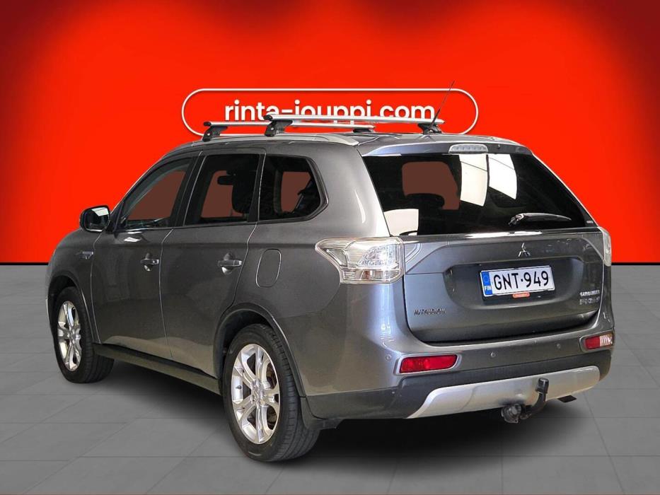 MITSUBISHI Outlander PHEV 2015