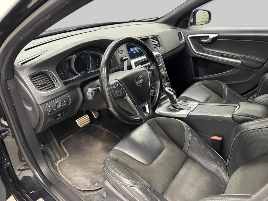 VOLVO V60 2014