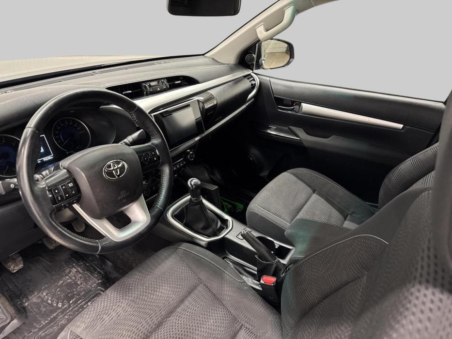 TOYOTA Hilux 2020