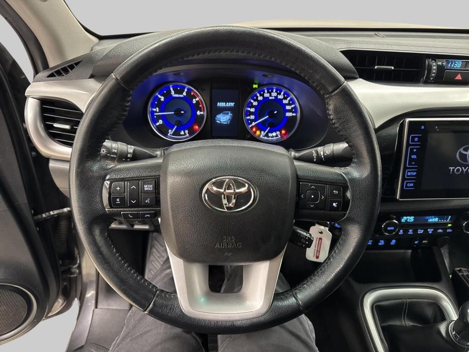 TOYOTA Hilux 2020