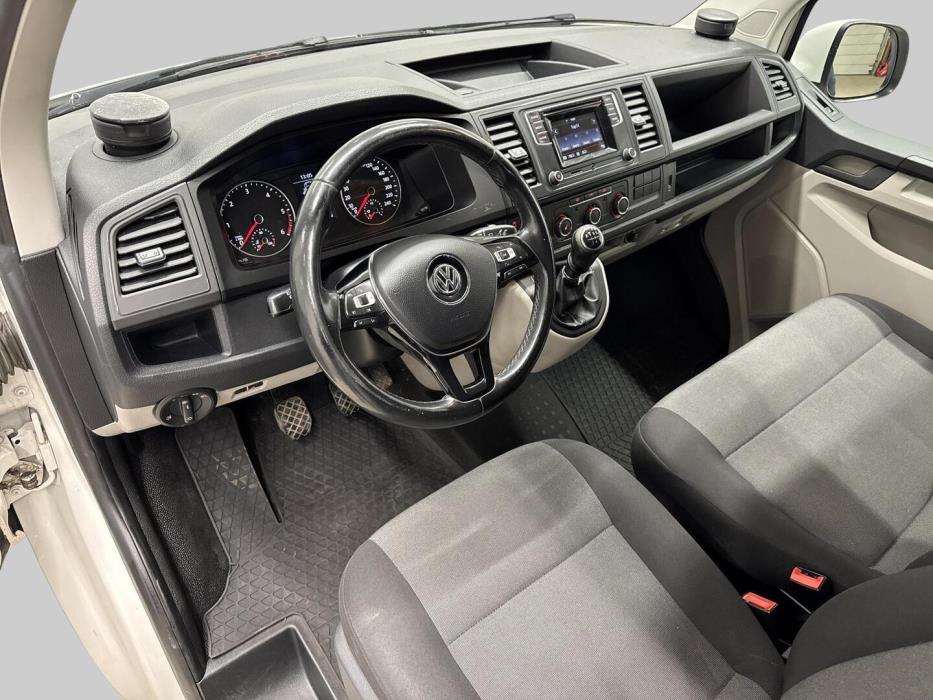 VOLKSWAGEN Transporter 2018