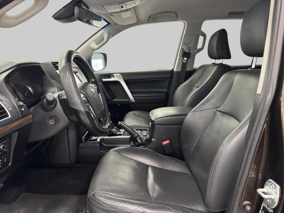 TOYOTA Land Cruiser 2018