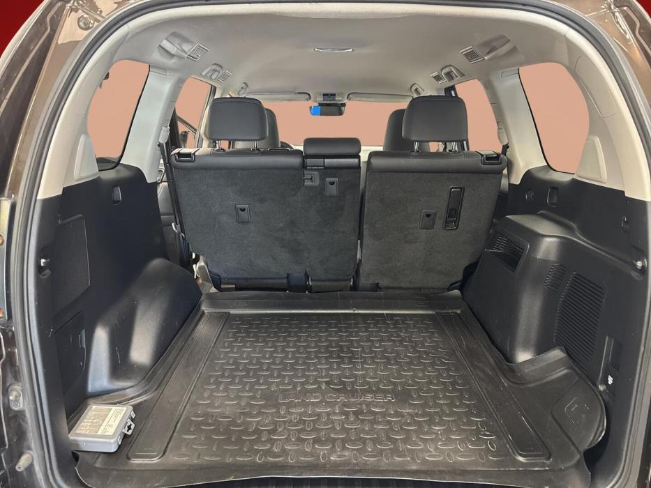 TOYOTA Land Cruiser 2018