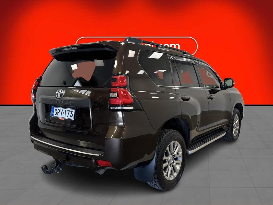 TOYOTA Land Cruiser 2018